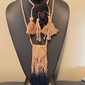 🍂Boho Tassel Necklace in Tan and Blue